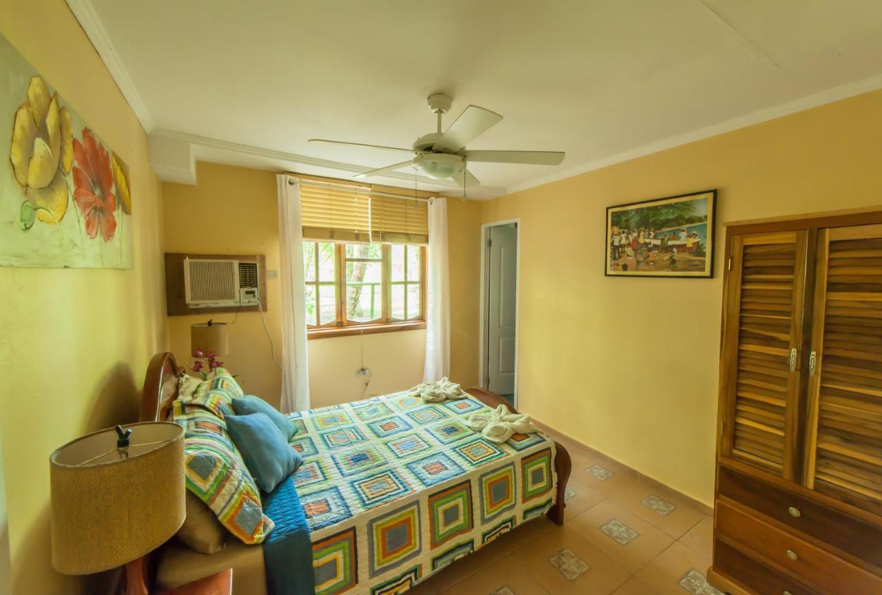 Hotel Tierra Verde Bed And Breakfast Bocas Town Ngoại thất bức ảnh